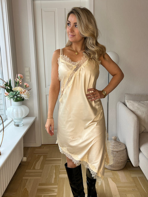 Dear Molly - Lace Midi Dress 165094B - Butter Yellow 