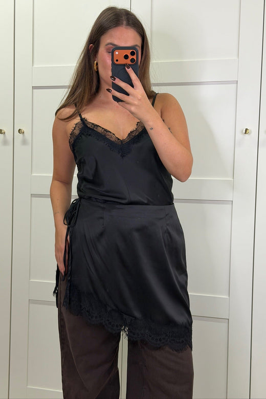 Dear Molly - Lace Wrap Skirt - Black 