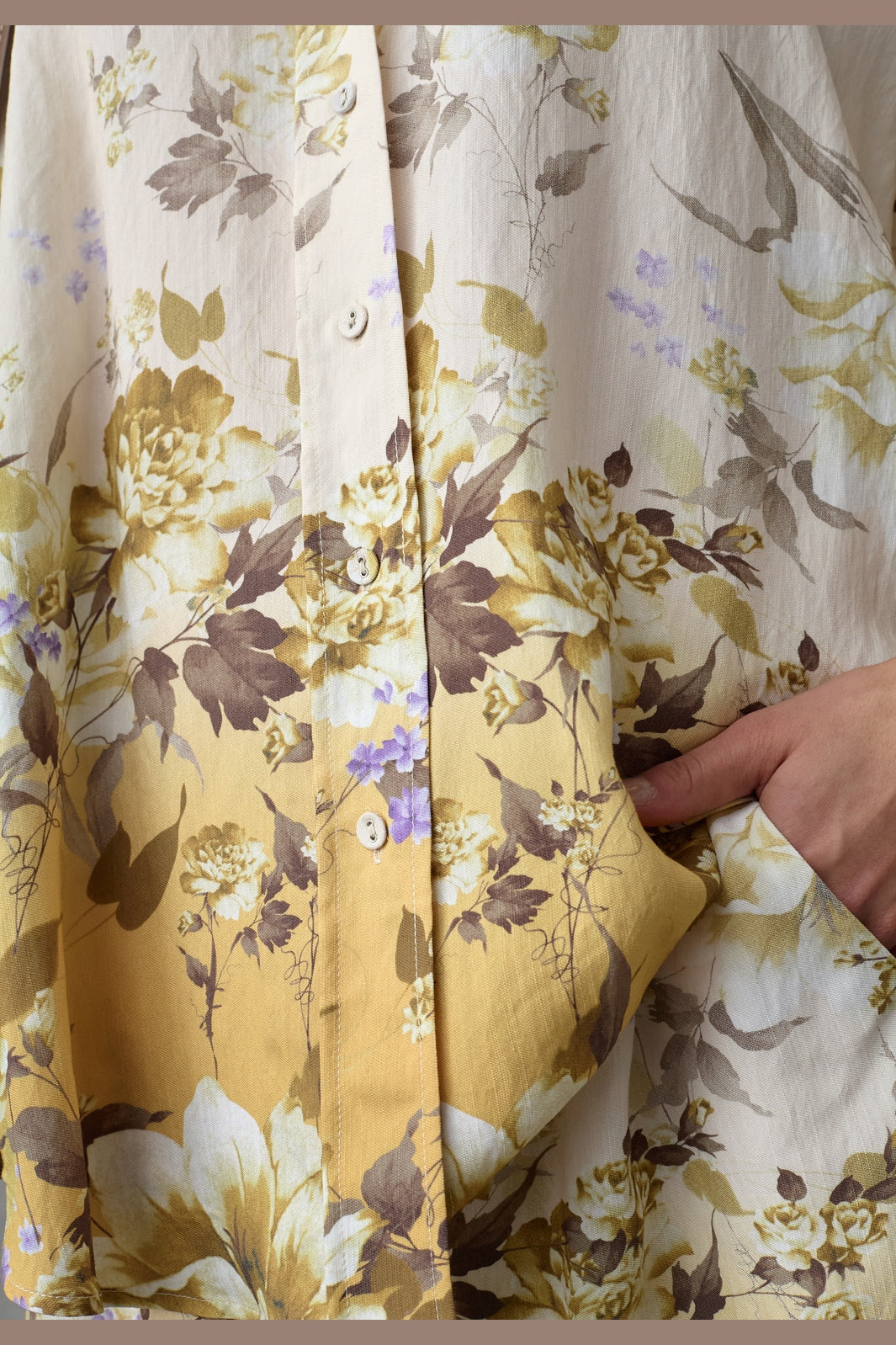 Love & Divine - Love971-16 19856 - 813 - Yellow/Brown Flower