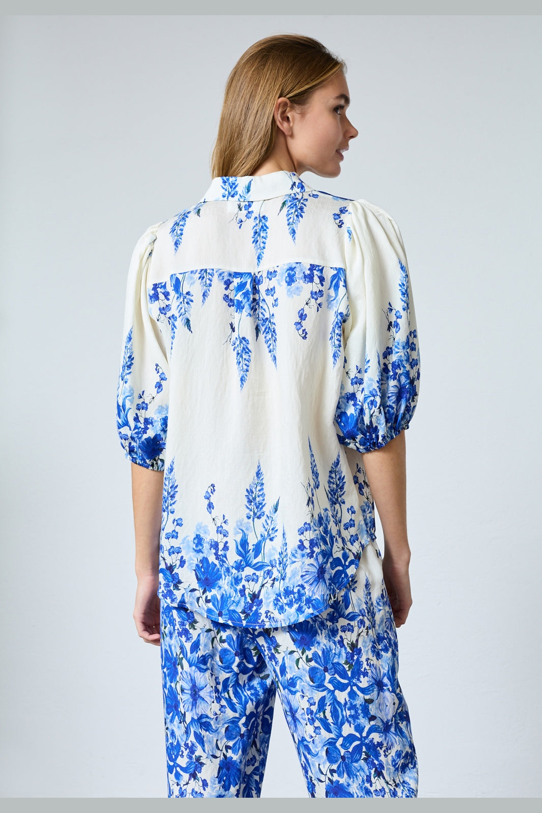 Sisters Point - Ella-Sh76 19732 - 813 - Cobalt Flower