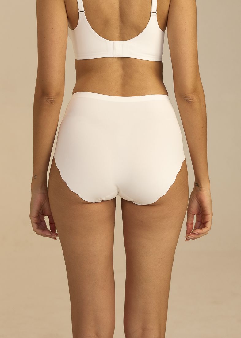 Femifemme - Invisible Highwaist Maxi Trusser - Hvid Trusser 