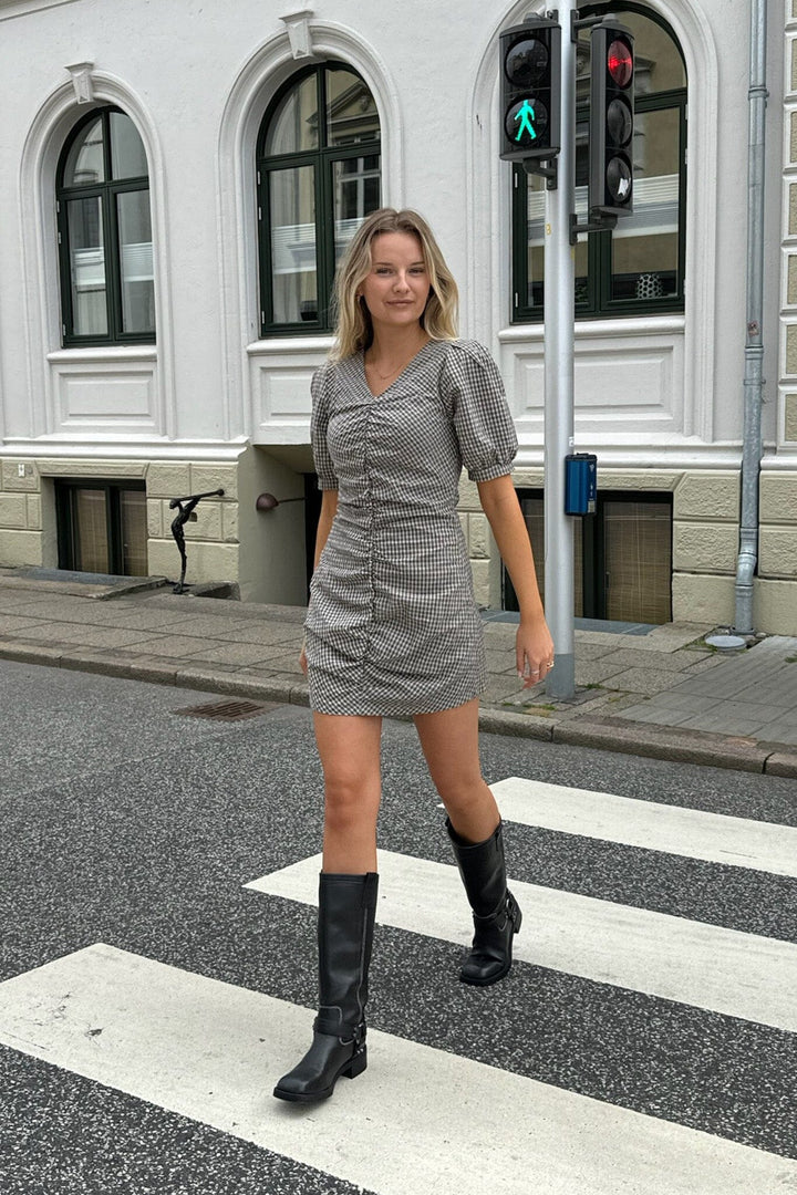 BYIC - Aliceic Dress - bsc Black Small Checks