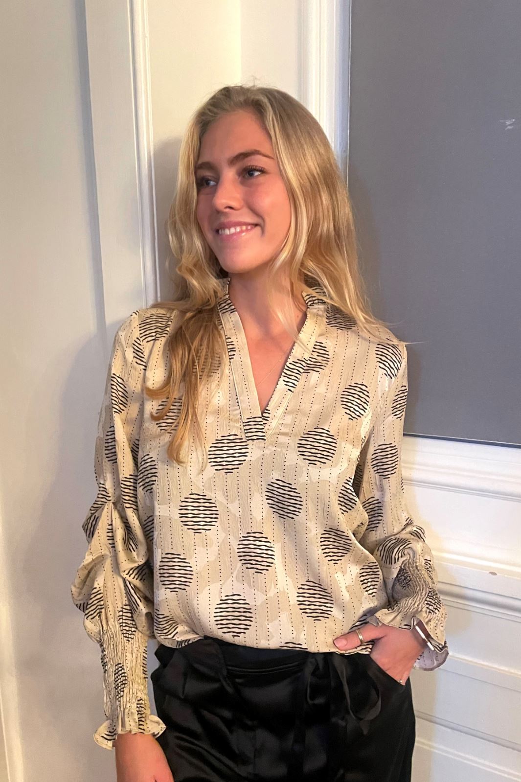 Continue - Oda Cirkel Print 14662 - Sand Print