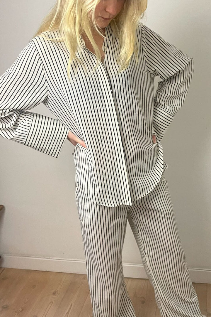 Continue - Selma Stripe - Offwhite With Black Stripe