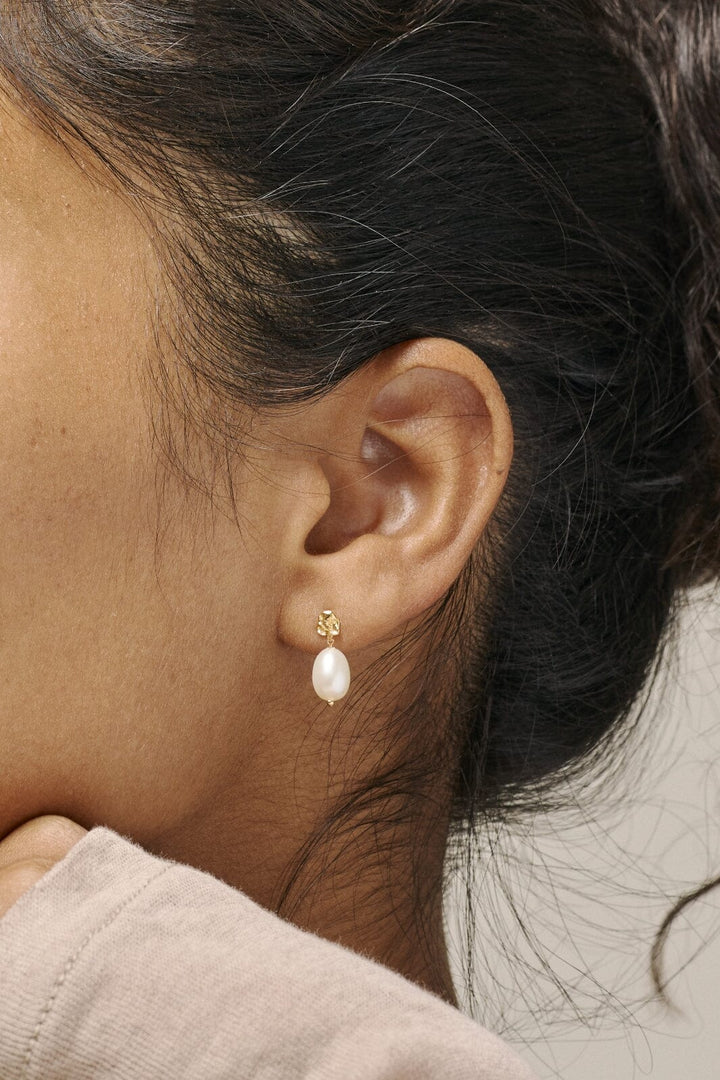 Enamel Copenhagen - Studs, Poe Pearl - Pearls