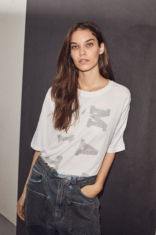 Forudbestilling - Haute L'Amitié - Maxi Reverse Logo Tee HL10231 - White/Black Print T-shirts 