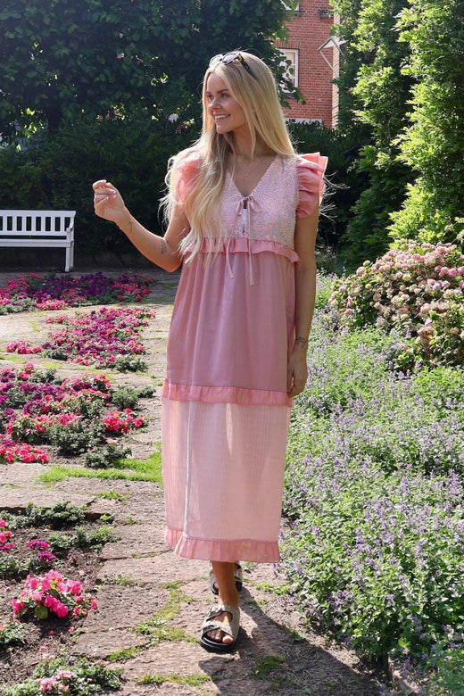 Forudbestilling - Liberte x Molly&My - Nor-Frill-Dress 22236 - Rosa Cloud Kjoler 