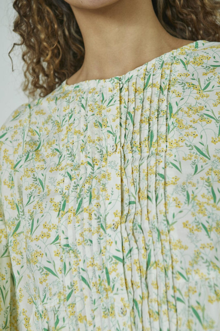 Love & Divine - Love1372 18899 - 813 - Yellow Flower