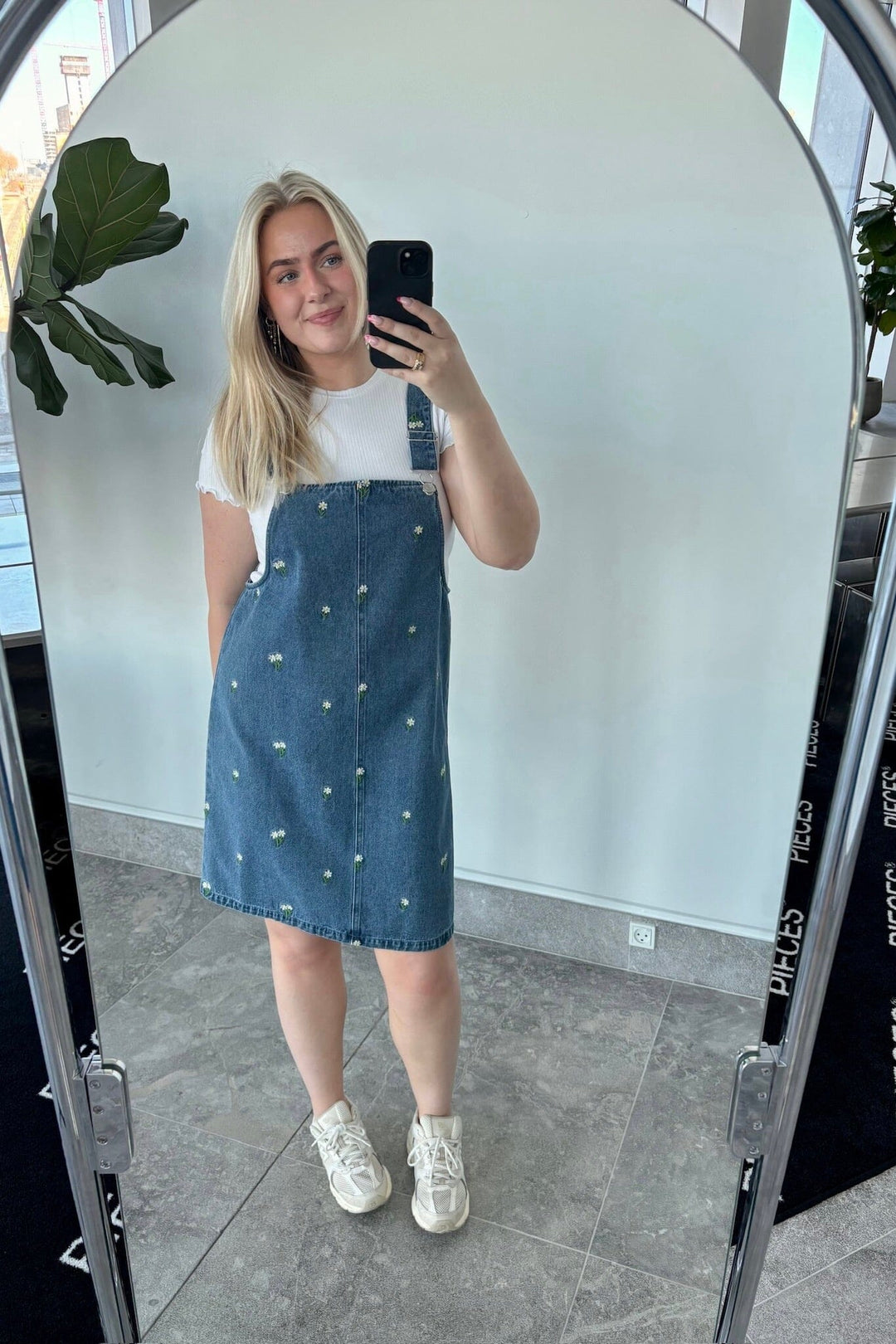 Forudbestilling - Pieces - Pcfreia Sl Denim Spencer Dress Fsy - 4863415 Medium Blue Denim Flowers Kjoler 