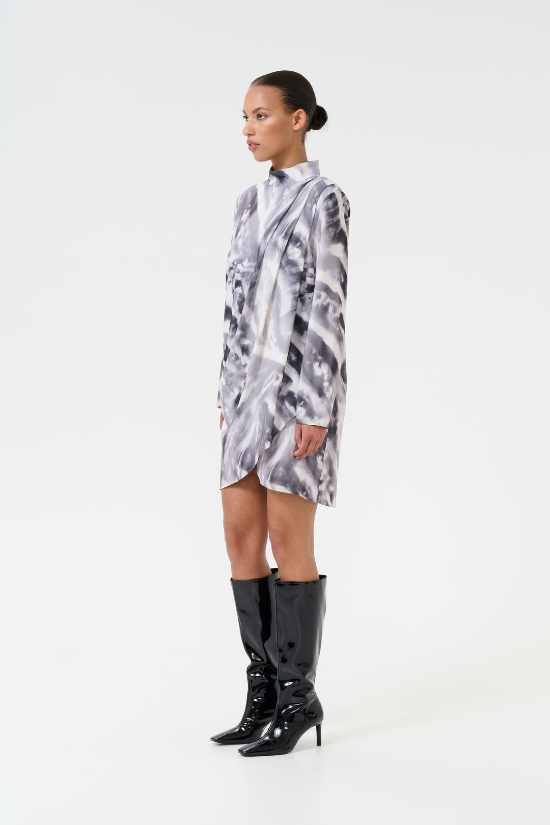 Gestuz - Aronagz P Short Dress 10909723 - 107039 - Blacknwhite Animal
