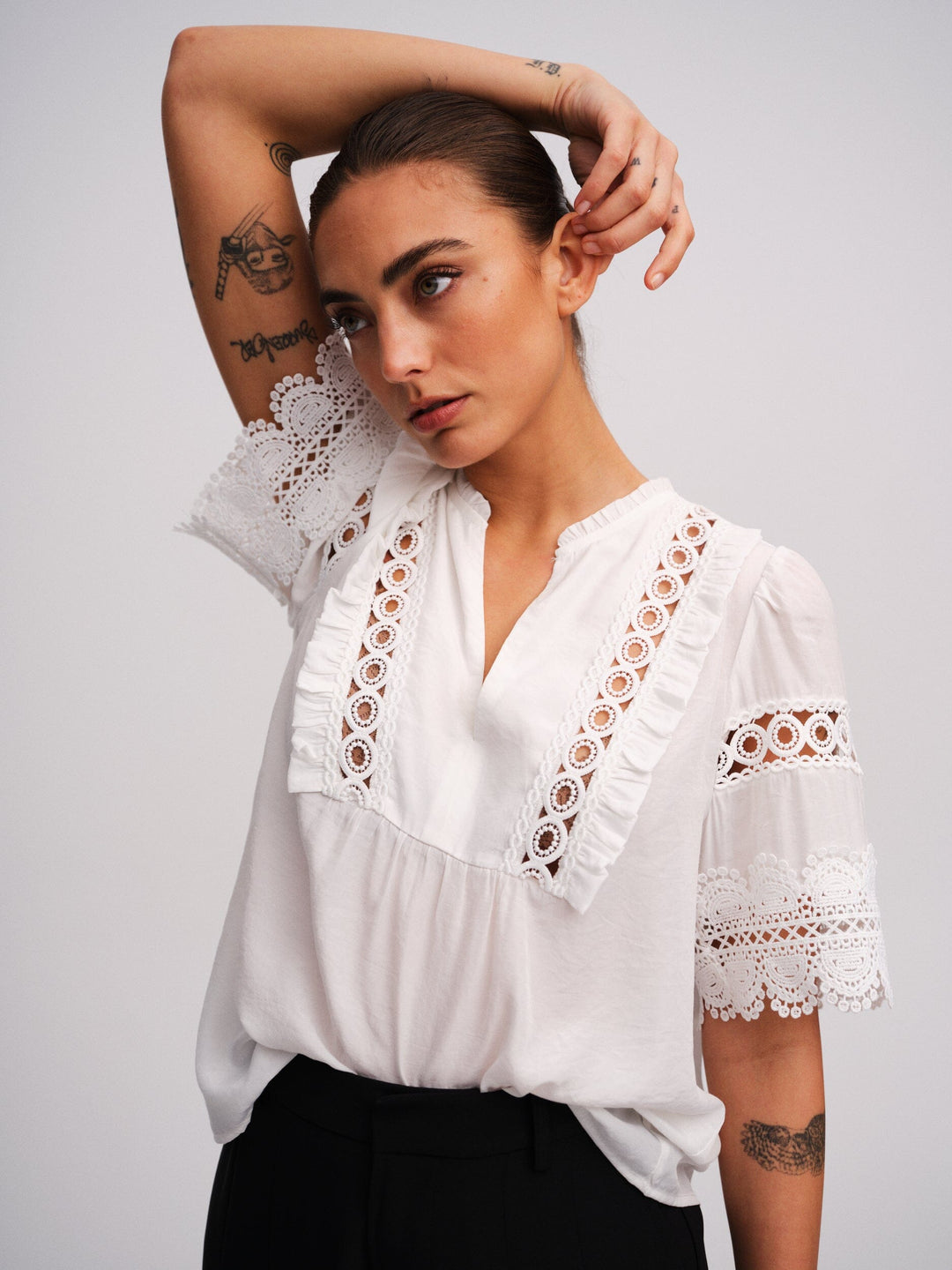 Gossia - Zelinego Blouse G3003 - Off-White T-shirts 