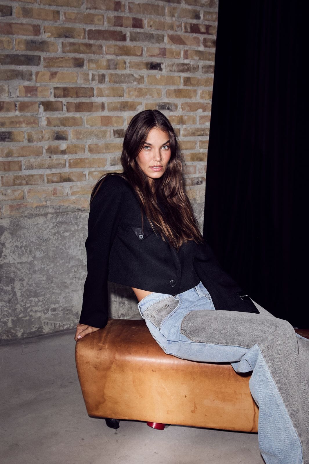 Haute L'Amitié - Premiere Crop Strap Blazer HL10475 - Black Blazere 