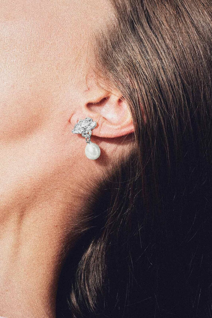 House Of Vincent - Hollow Cloud Earrings - Silver