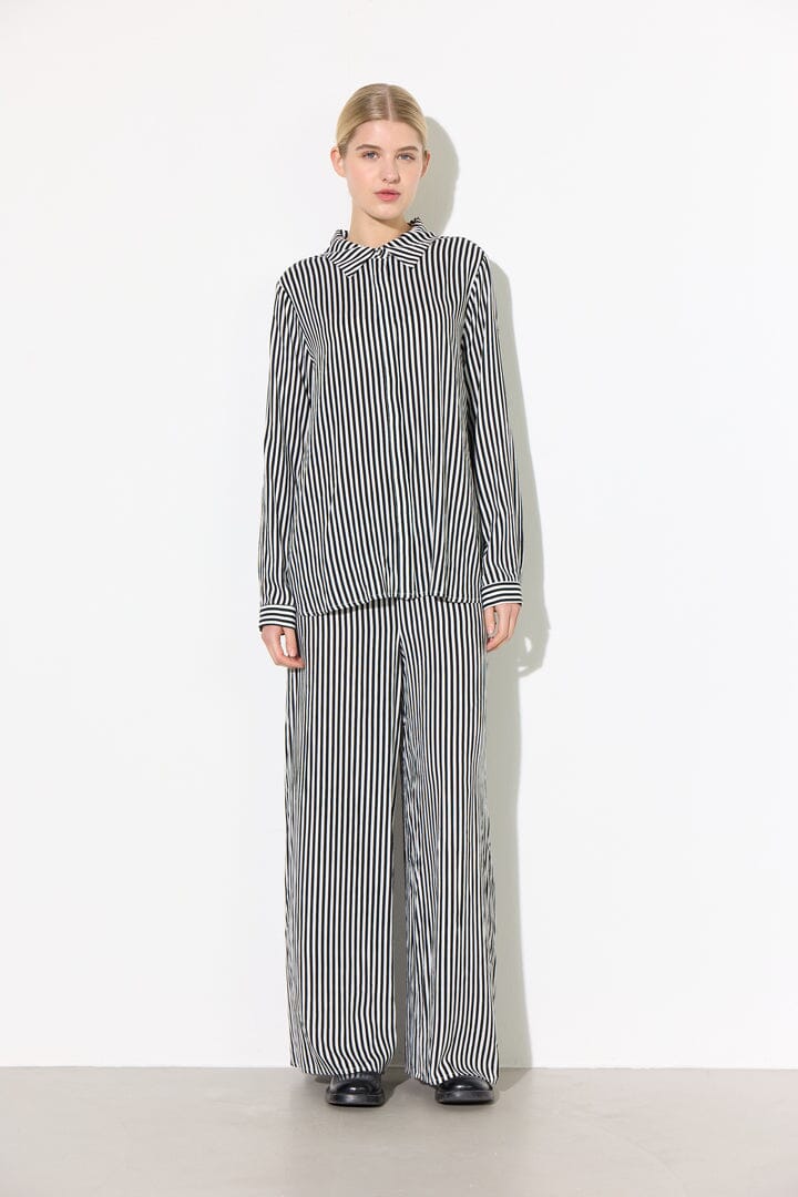 Hunkøn - Vicky Trousers 25981 - Black Striped Bukser 