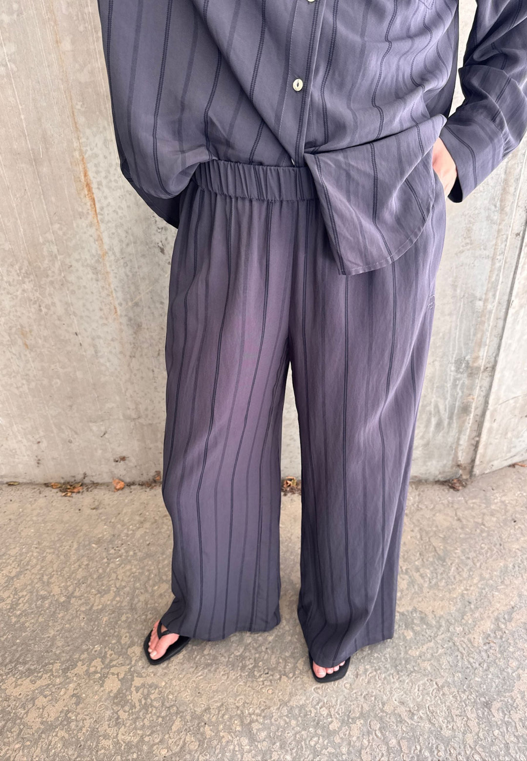 Love & Divine - Love1623 20224 - 053 - Grey Stripes Bukser 