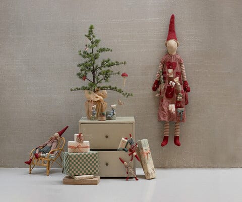 Maileg - Nisse, Str. 1 - Dreng - Rød Ternet Skjorte - 14-5414-00 