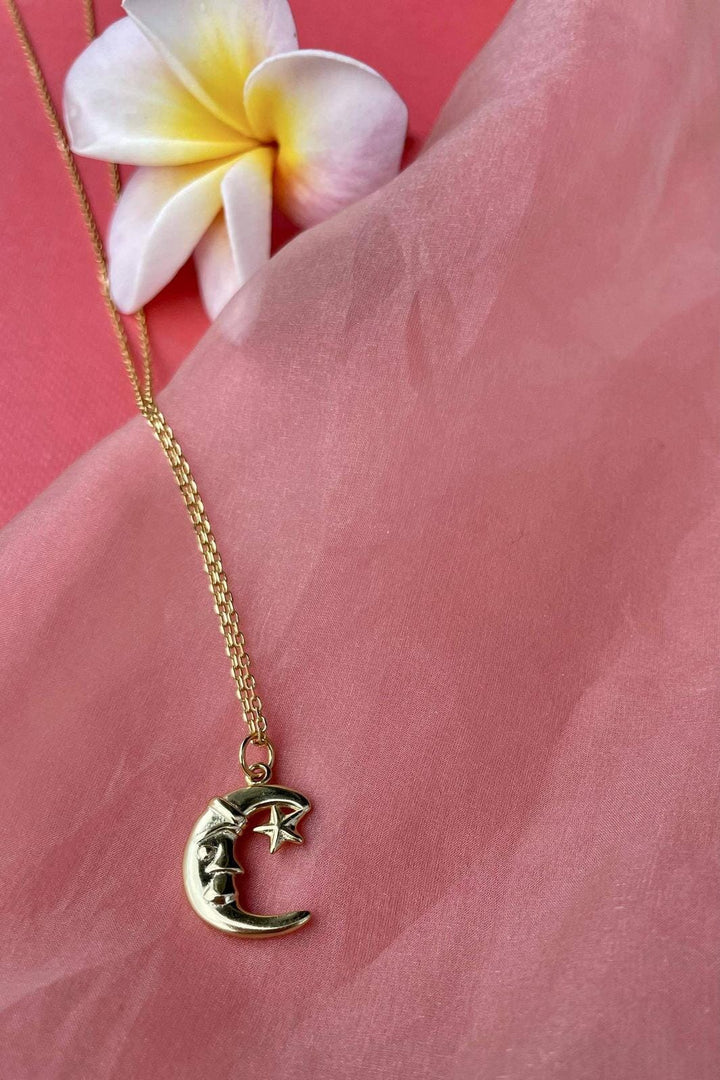 Mellow Moon - Forgyldt Kæde Med Måne Vedhæng