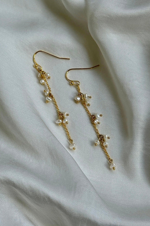 Mellow Moon - Kæde- Øreringe Med Ferskvandsperler - Forgyldt Messing Øreringe 