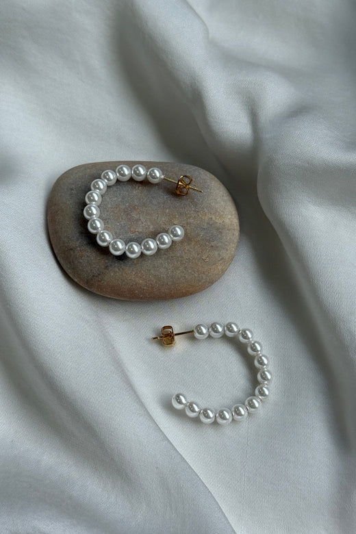 Mellow Moon - Pearl Ear Hoop - Forgyldt Øreringe 