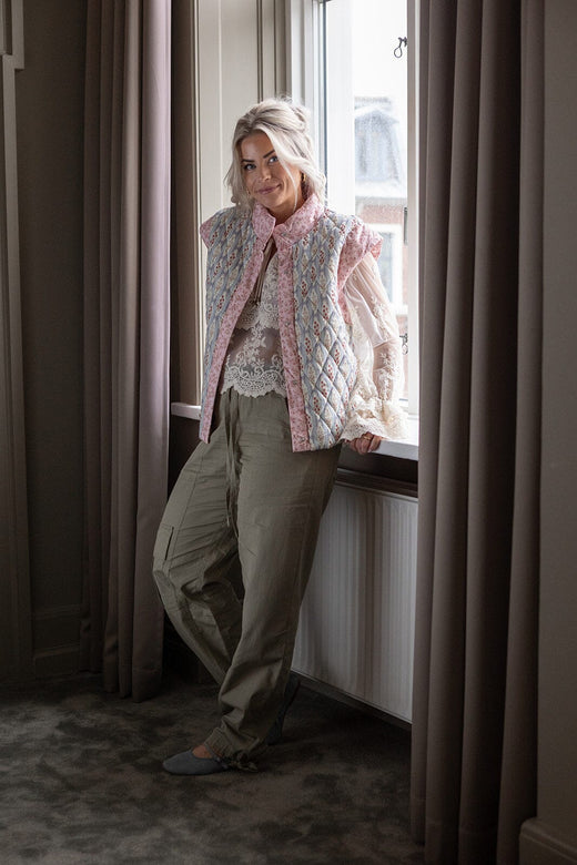 Molly & My X Melanie Due - Luise V Quilt Vest 167530 - 754 - Light Pink Veste 