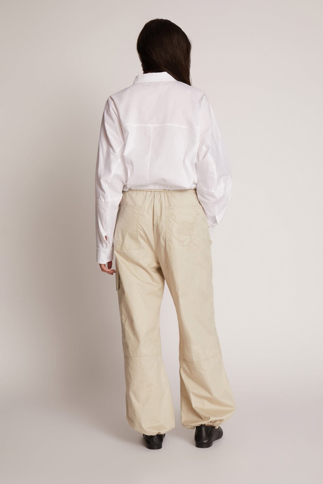 Munthe - Tashumi - 33 White