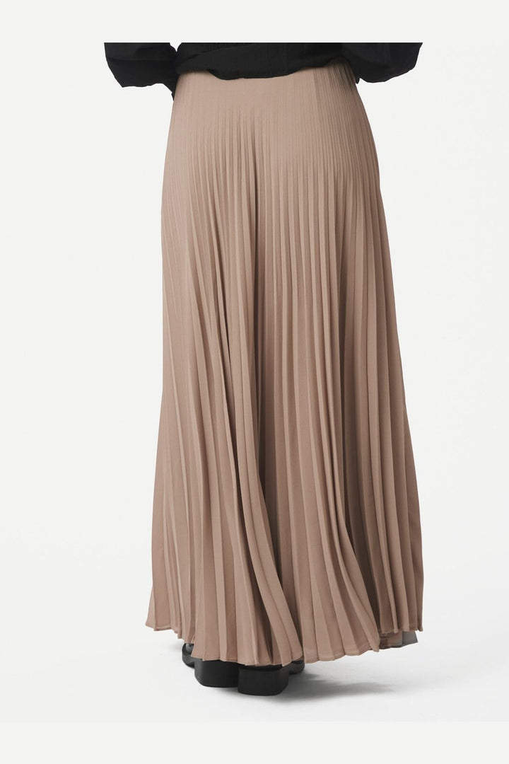Neo Noir - Boni Simple Plisse Skirt 166495 - 811 - Dark Taupe