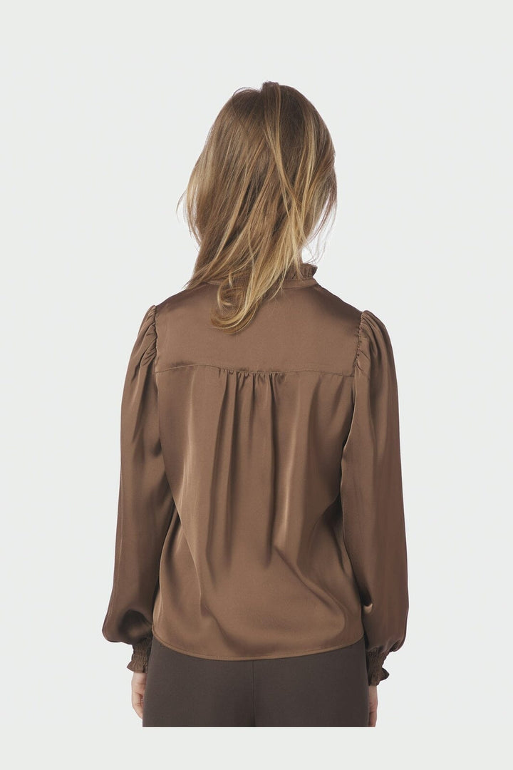 Neo Noir - Delsie Drapy Sateen Blouse 167479 - 306 - Dusty Brown