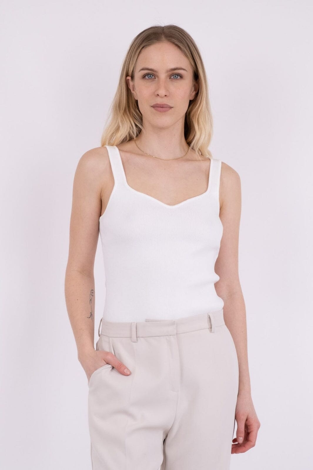 Neo Noir - Hanora Knit Top - White