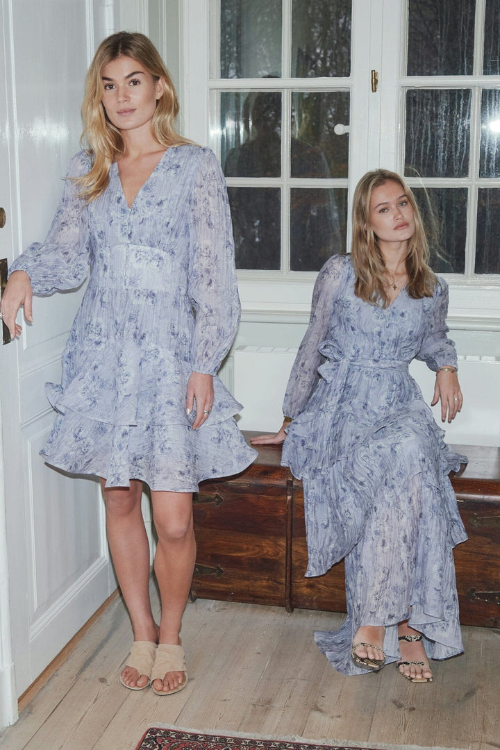 Neo Noir - Mabella Crepe Print Dress 167703 - 142 - Dusty Blue Kjoler 