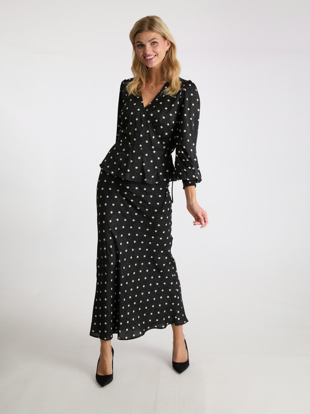 Neo Noir - Merry Retro Dot Blouse - Black