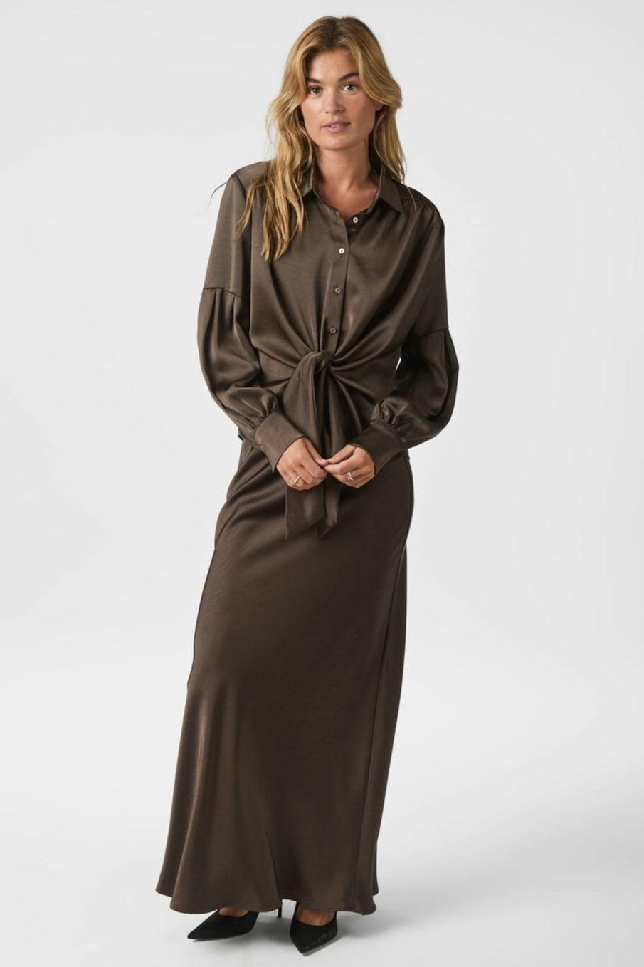 Neo Noir - Naja Satin Shirt 160801 - 676 - Dark Brown