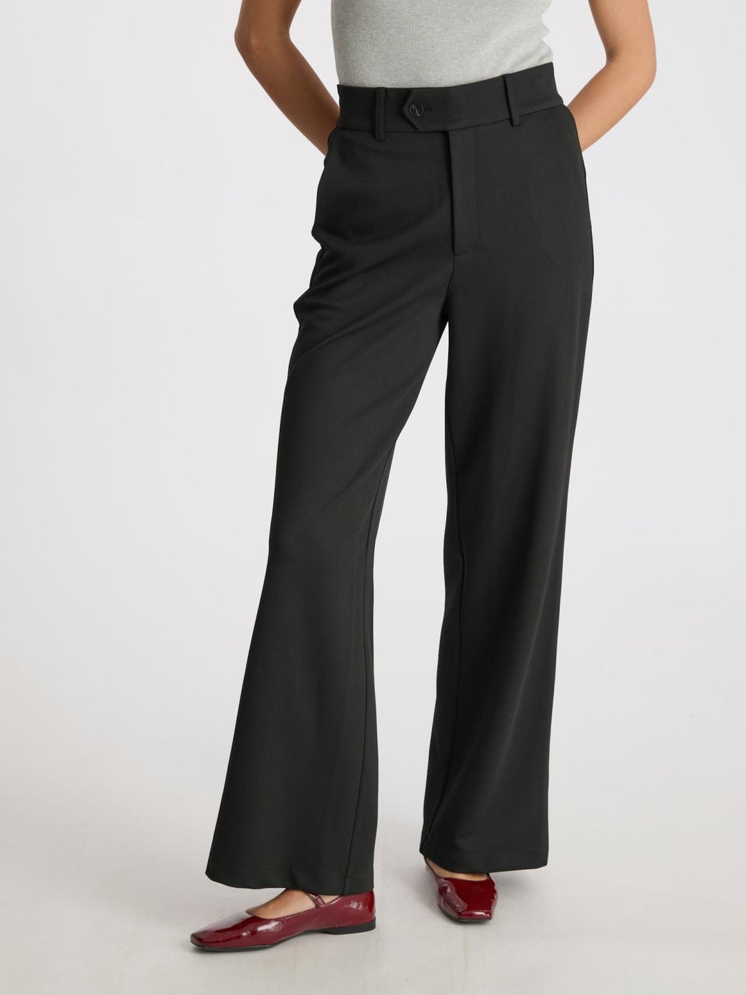 Neo Noir - Nathalie Pants - Black