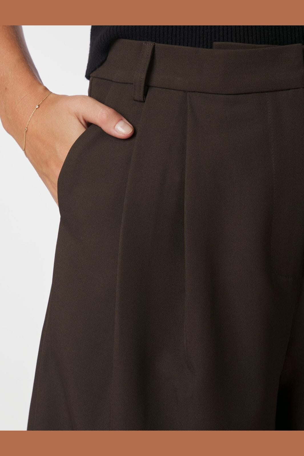 Neo Noir - Nika Structure Shorts 164538 - 676 - Dark Brown