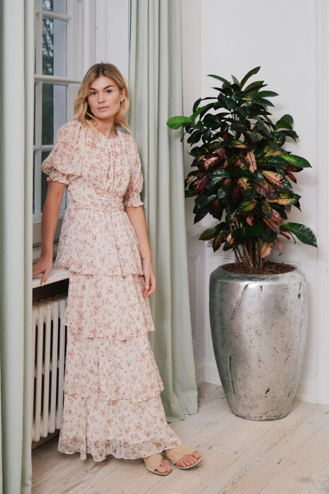 Neo Noir - Sable Meadow Printed Dress 167707 - 122 - Creme