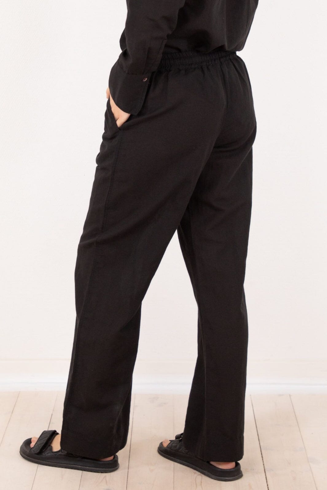 Neo Noir - Sonar Linen Pants - Black