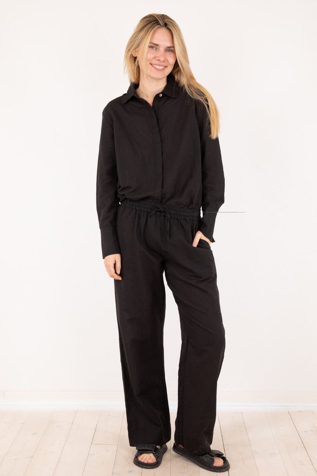 Neo Noir - Sonar Linen Pants - Black