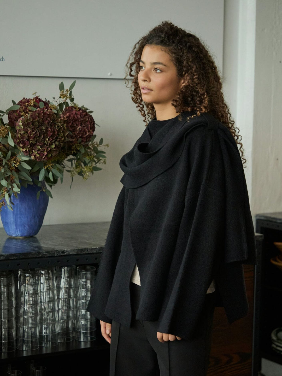 Neo Noir - Wals Knit Scarf Blouse 166203 - 100 - Black Strikbluser 