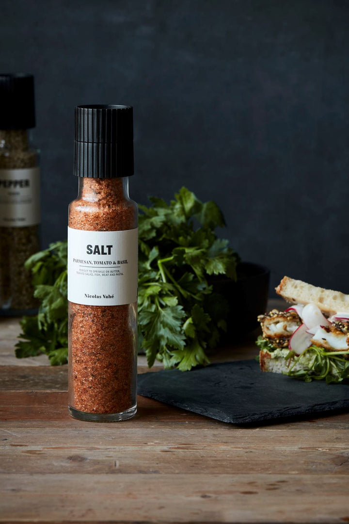 Nicolas Vahe - Salt, Parmesan, Tomato & Basilikum