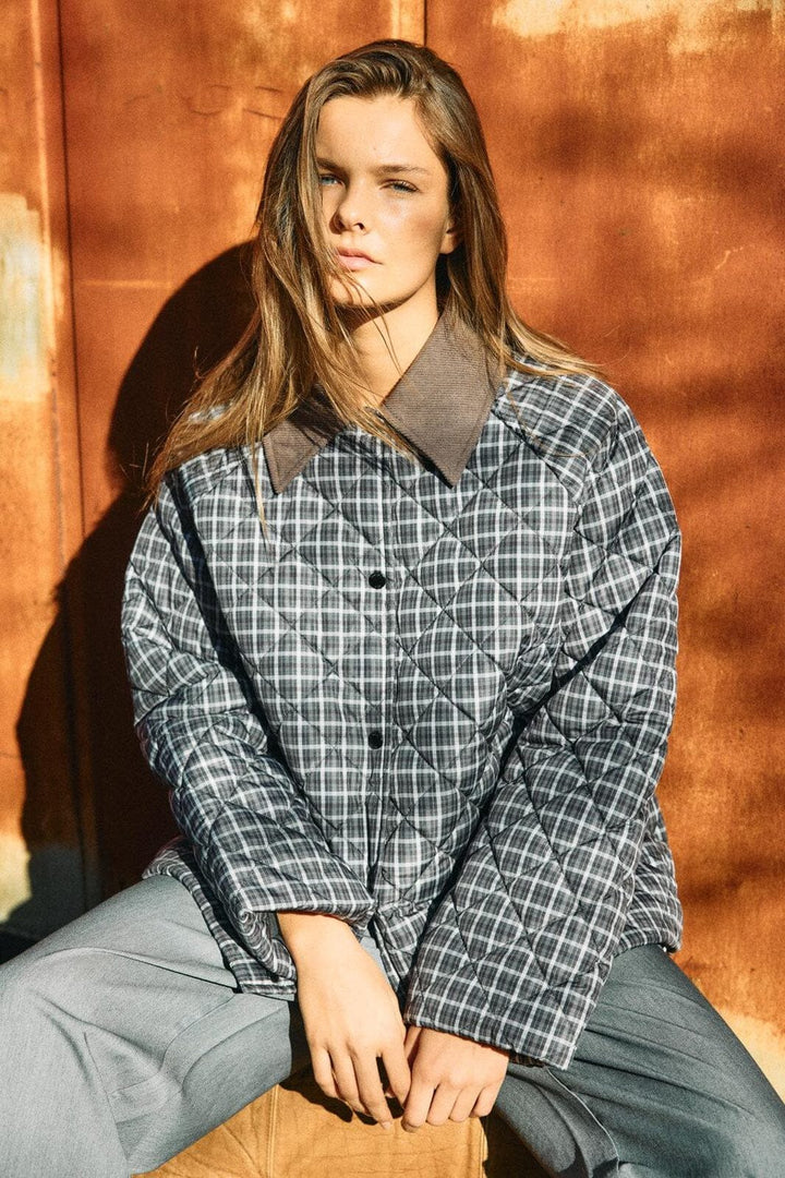 Noisy May - Nmvalley Quilted Jacket Dd Fwd - 4896959 Birch Obsidian