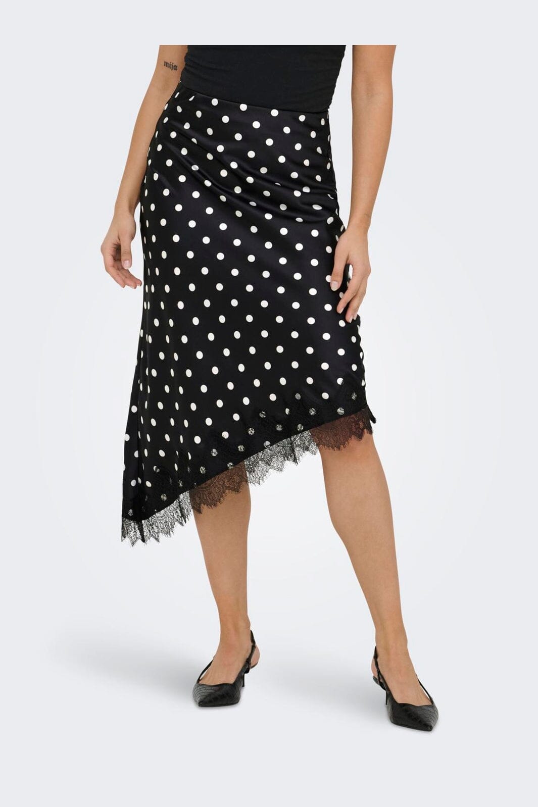 Only - Onlbella Slanted Satin Lace Skirt - 5127225 Black White Dot And Black Lace