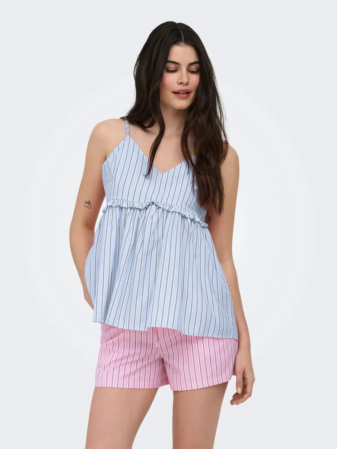 Only - Onlloris Strap Flowy Top - 5045018 Chambray Blue W. Bright White + Black Toppe 