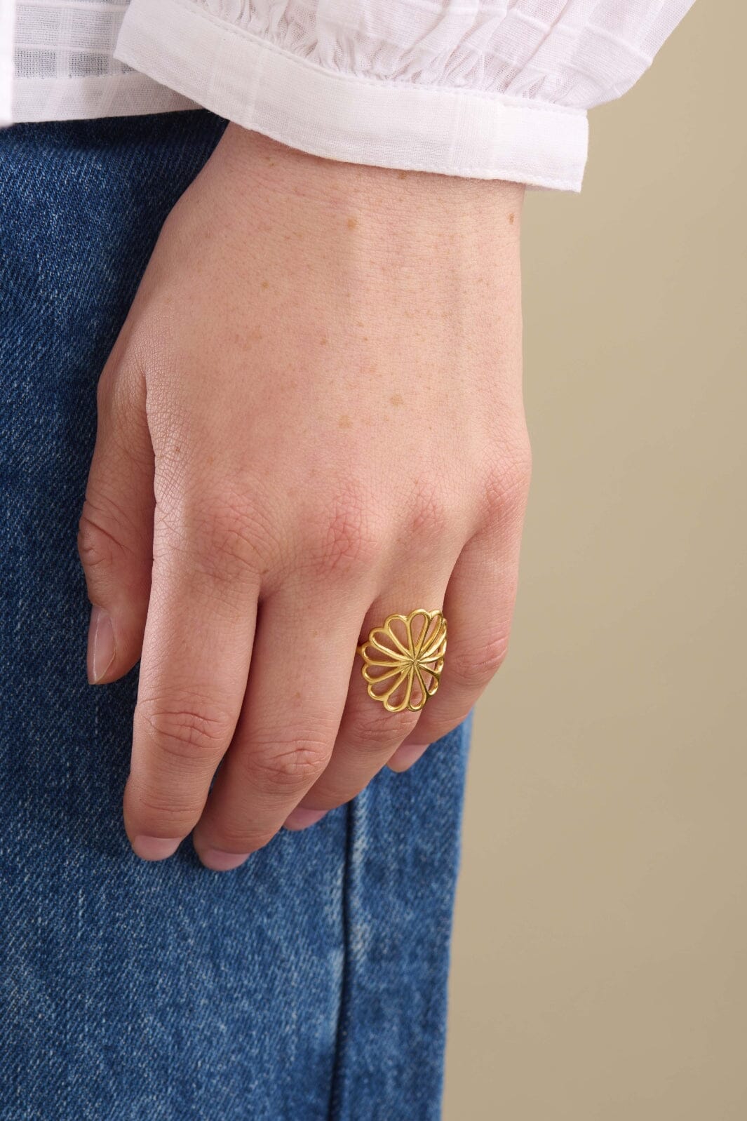 Pernille Corydon Jewellery - Large Bellis Ring Adj. - Golden Plated