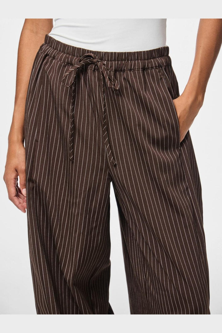 Pieces - Pcanja Barrel Pants - 5078707 Delicioso Pinstripe