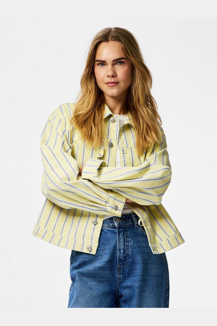 Pieces - Pcbillo Ls Denim Jacket - 4972494 French Vanilla Cloud Dancer&Beaucoup Blue&Oyster Mushrooms