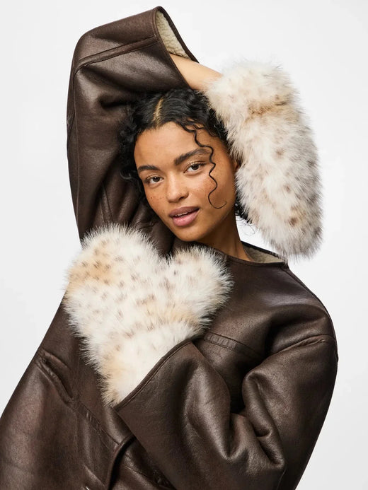 Pieces - Pcplush Fluffy Mittens - 5023213 Cloud Dancer Leopard Handsker & Vanter 