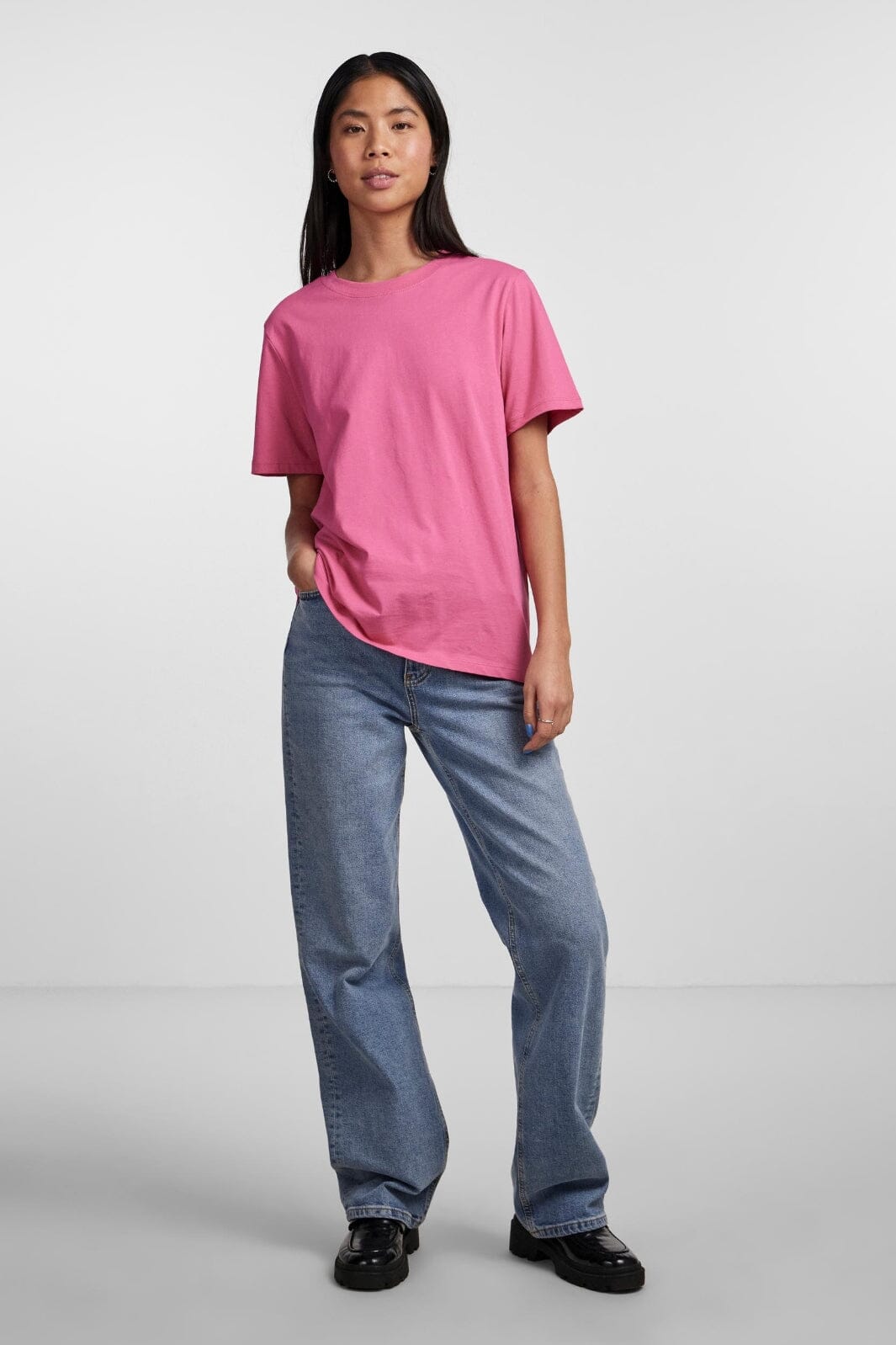 Pieces - Pcria Ss Solid Tee - 4280171 Shocking Pink