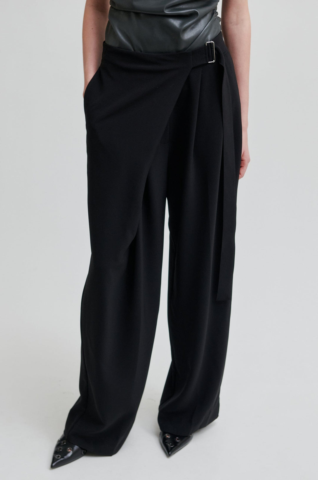 Second Female - Fique Wrap Trousers 60222 - 8001 Black Bukser 