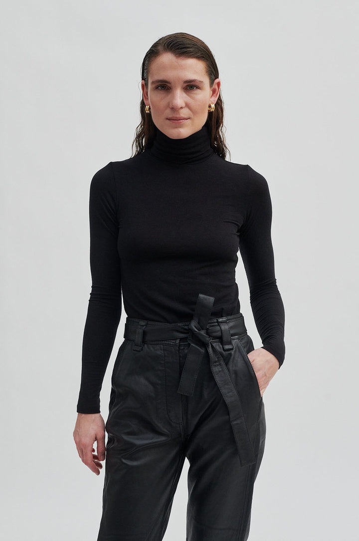 Second Female - Matima T-Neck Tee 55201 - 8001 Black T-shirts 