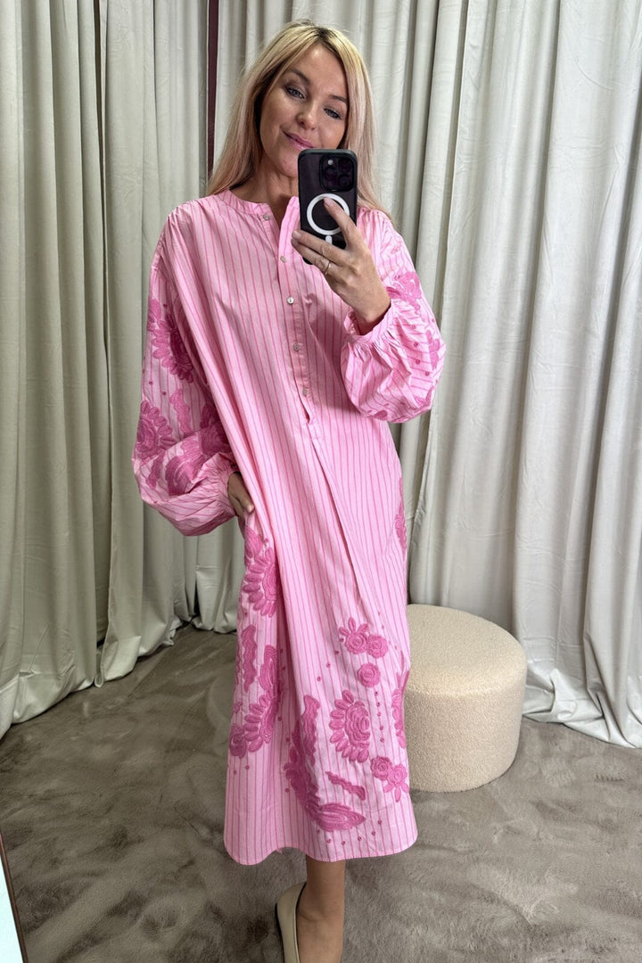 Sissel Edelbo x Molly&My - Rikke Shirt Dress SE 973.5 - Printed Stripes