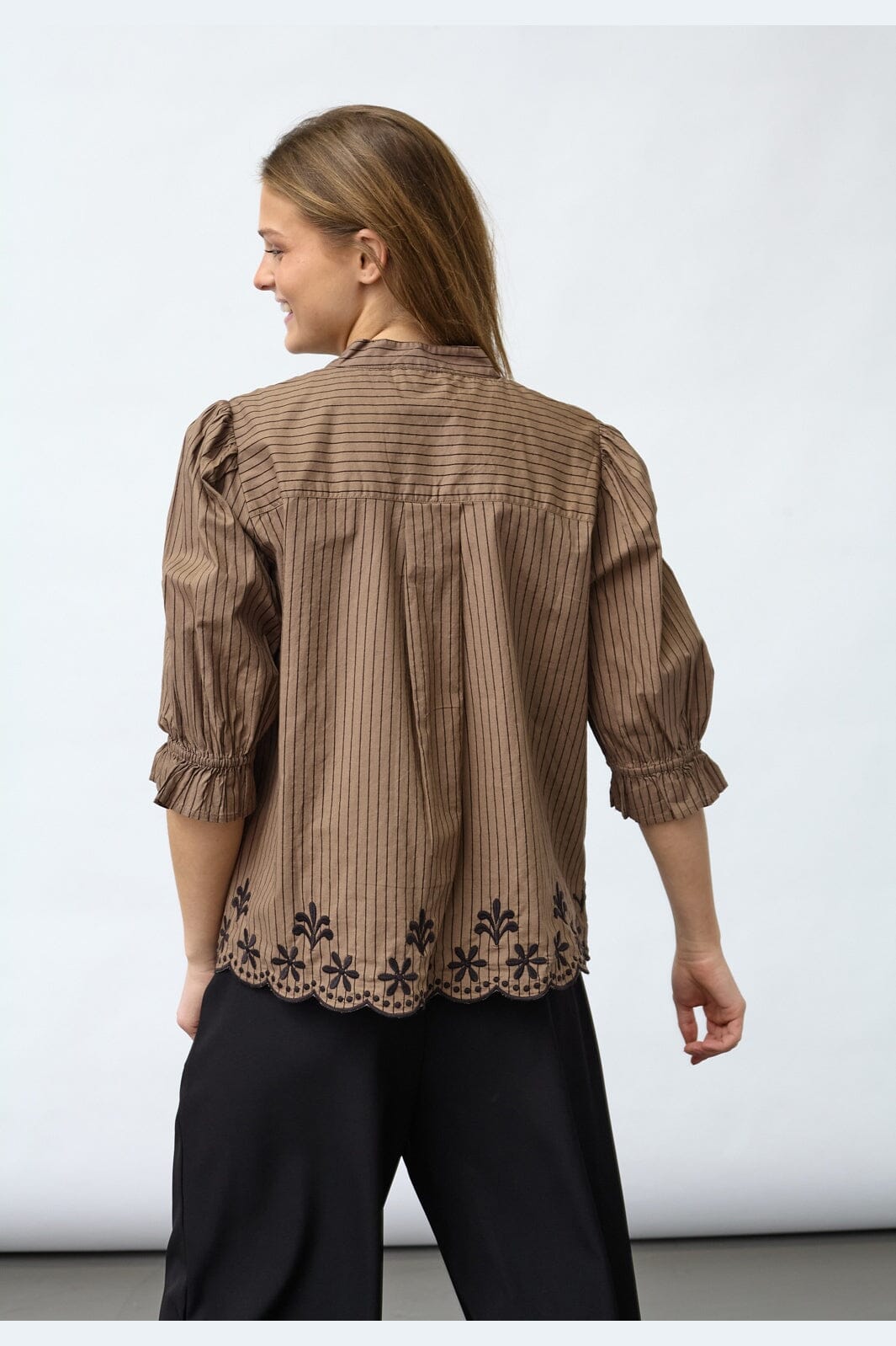 Sisters Point - Inusa-Ss2 19647 - 833 - Brown Stripes